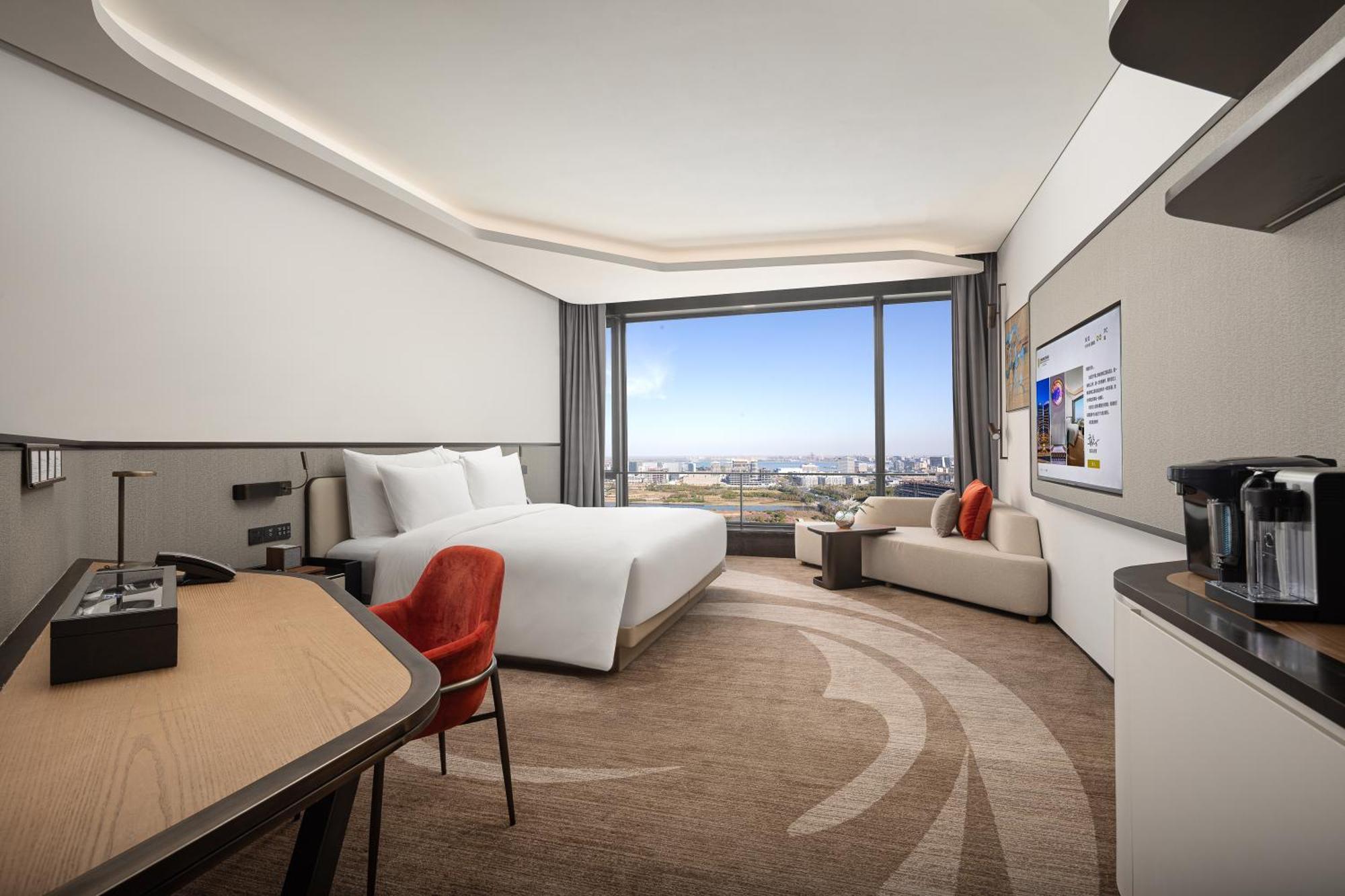 Radisson Collection Lingang 5*