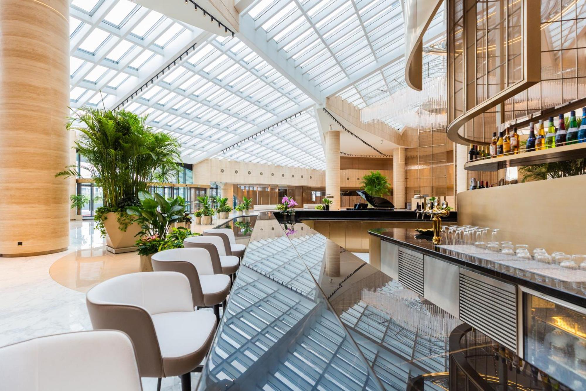 Radisson Collection Lingang 5*