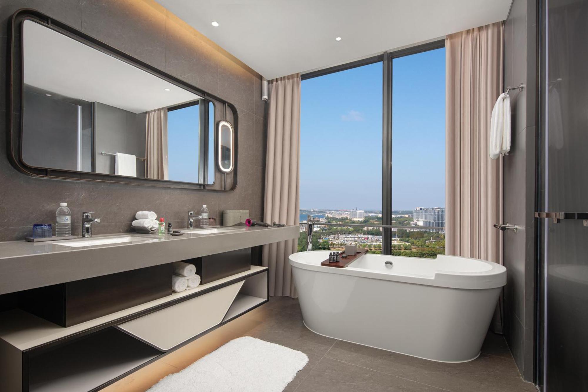 Hotel Radisson Collection Lingang